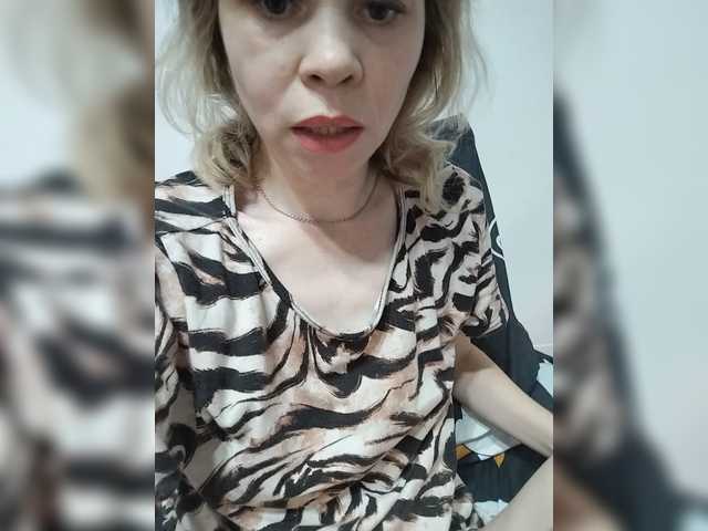 ELENA4112 live cam on BongaCams