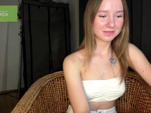 lisasmall live cam on BongaCams