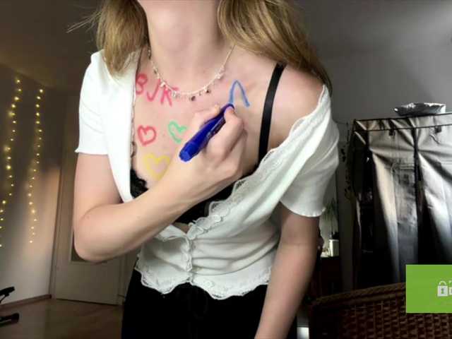 lisasmall live cam on BongaCams