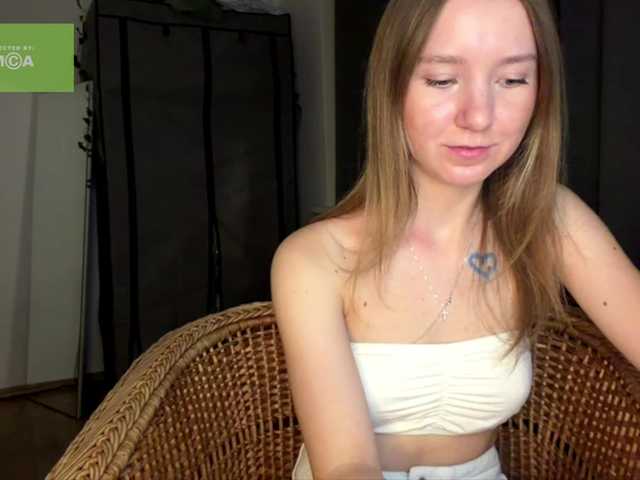 lisasmall live cam on BongaCams
