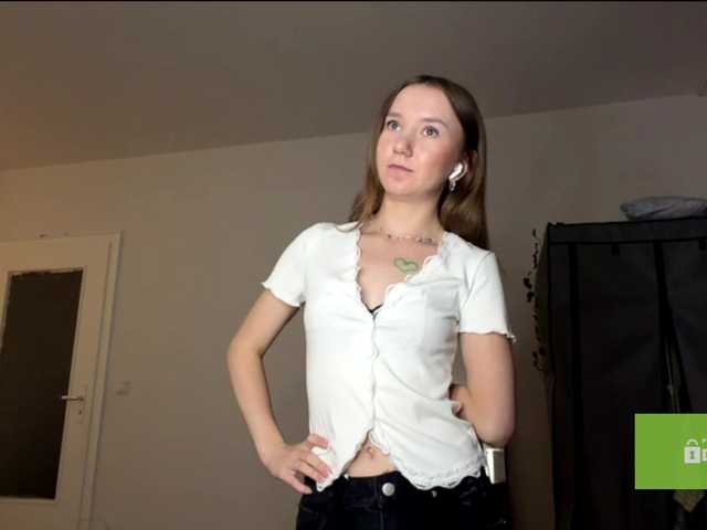 lisasmall live cam on BongaCams