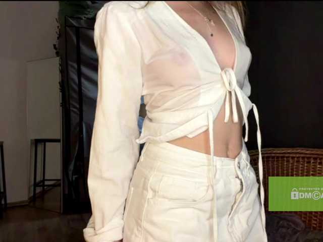 lisasmall live cam on BongaCams