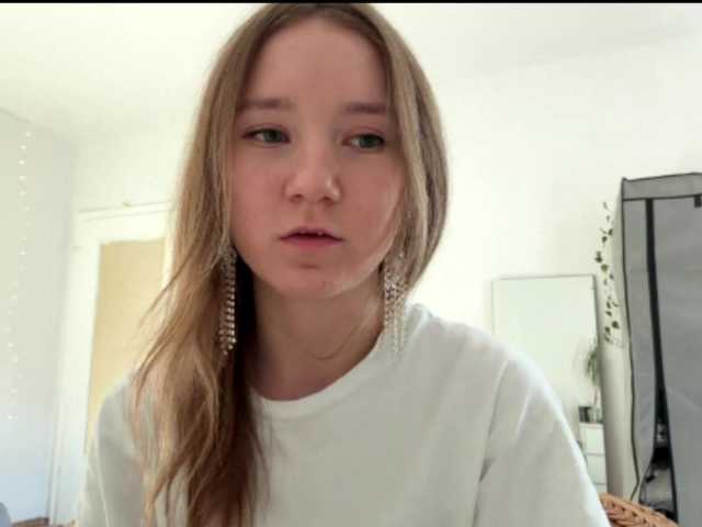 lisasmall cam belle
