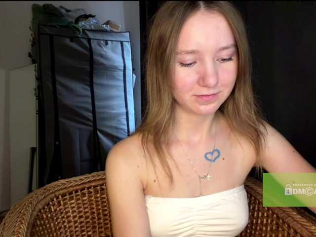 lisasmall live cam on BongaCams