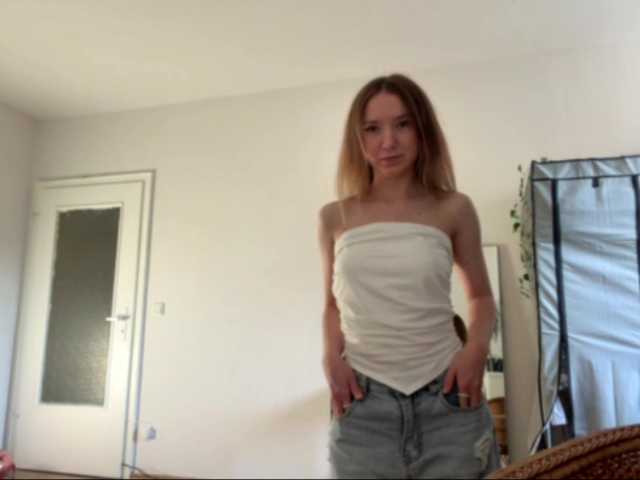 lisasmall live cam on BongaCams
