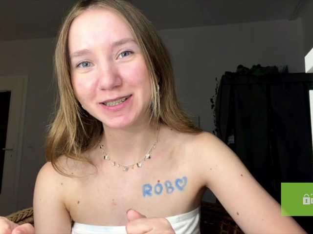 lisasmall live cam on BongaCams
