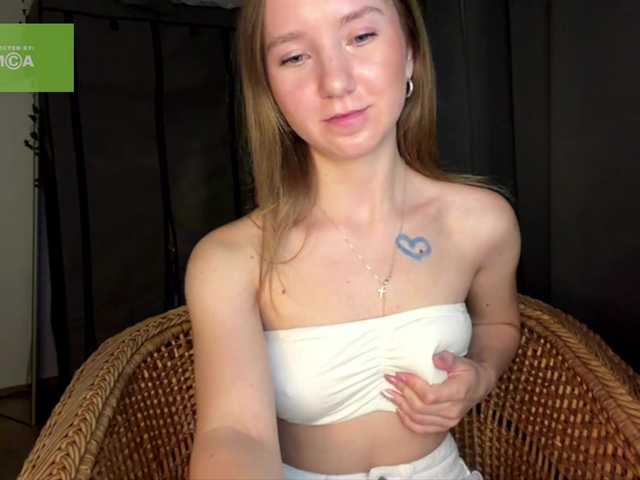lisasmall live cam on BongaCams