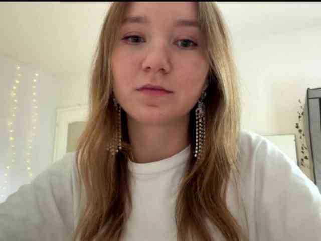 lisasmall webcam