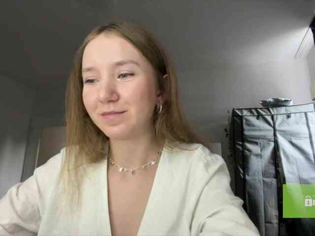 lisasmall webcam