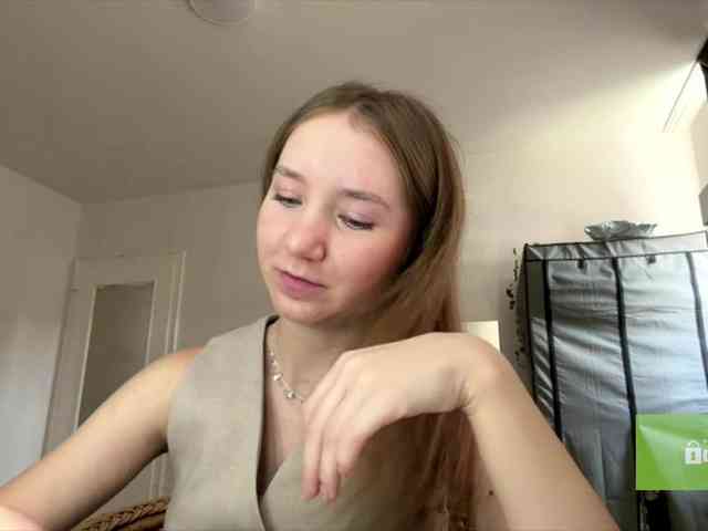 lisasmall webcam