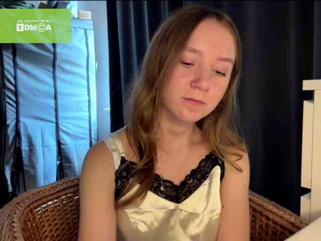 lisasmall webcam