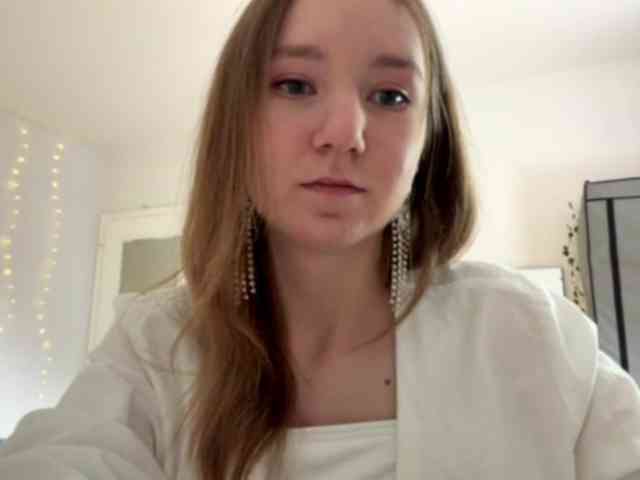 lisasmall webcam