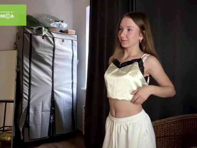 lisasmall webcam