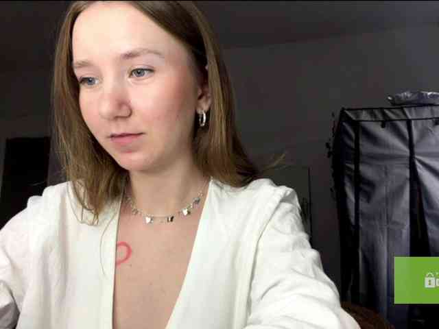 lisasmall webcam