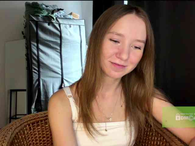 lisasmall webcam