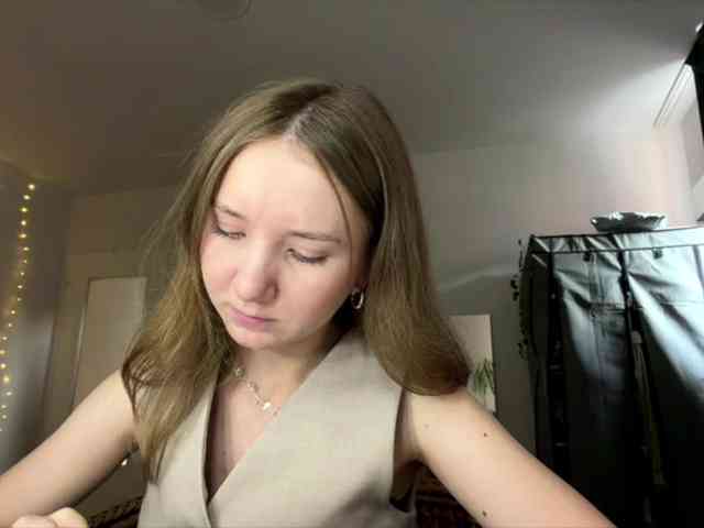 lisasmall webcam