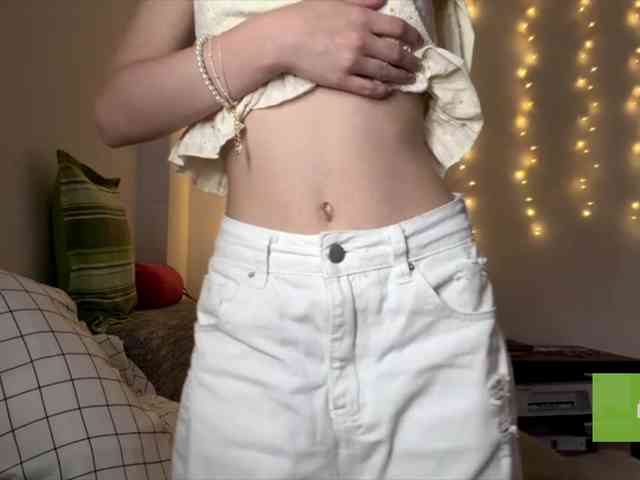 lisasmall webcam