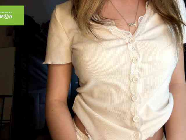 lisasmall webcam