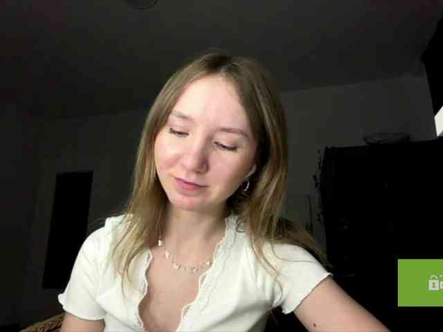 lisasmall webcam