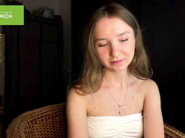lisasmall webcam