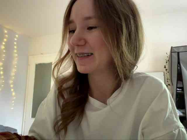 lisasmall webcam