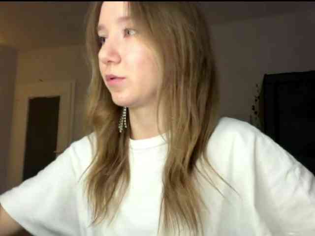 lisasmall webcam