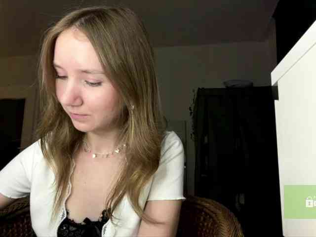 lisasmall webcam