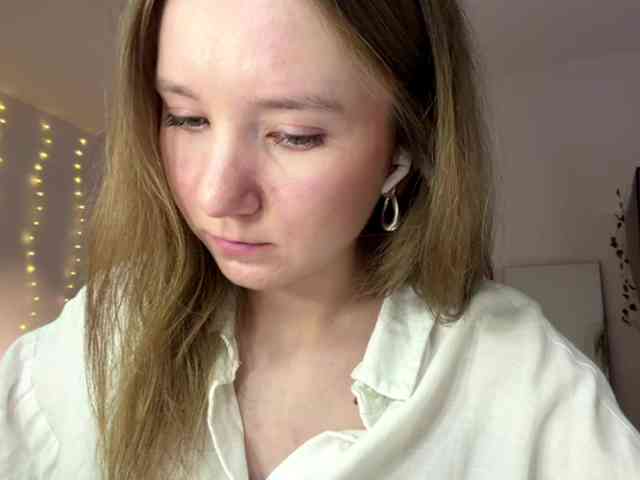 lisasmall webcam