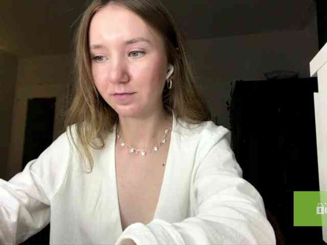 lisasmall webcam