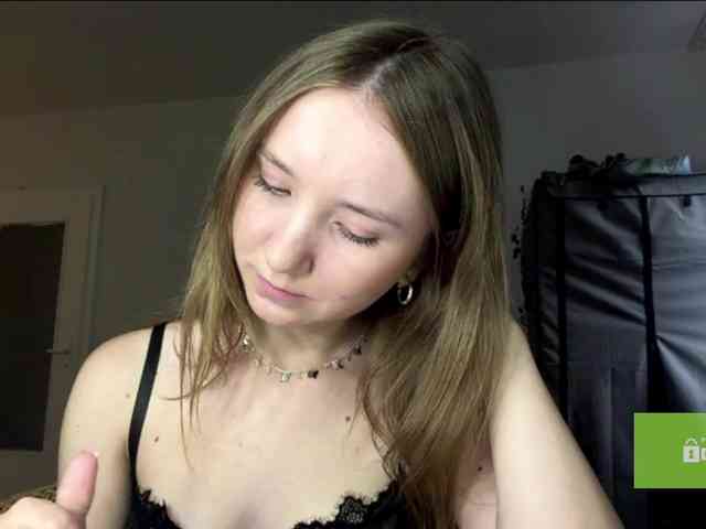 lisasmall webcam