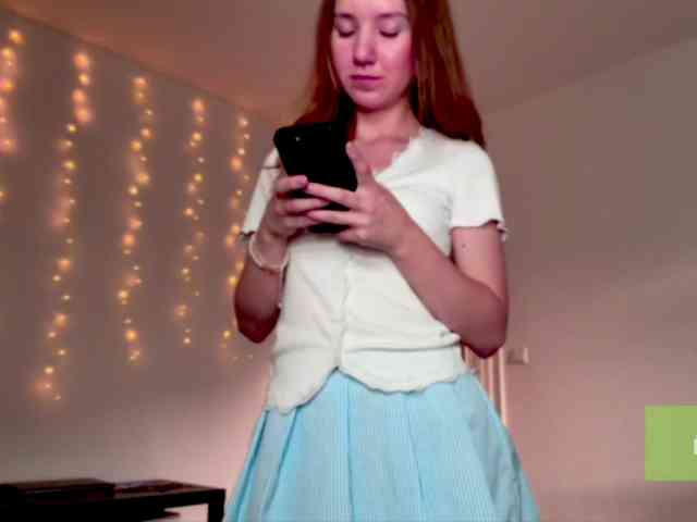 lisasmall webcam