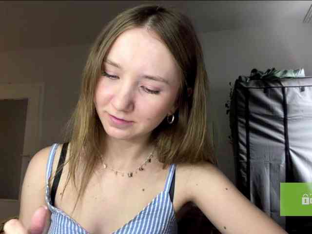 lisasmall webcam