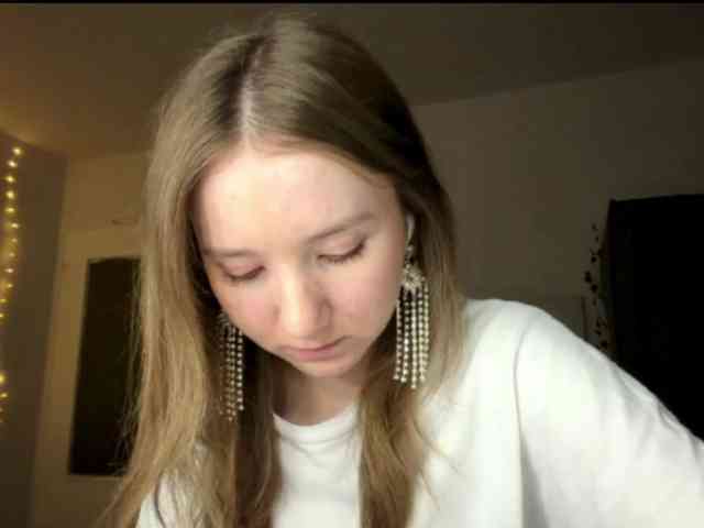 lisasmall webcam