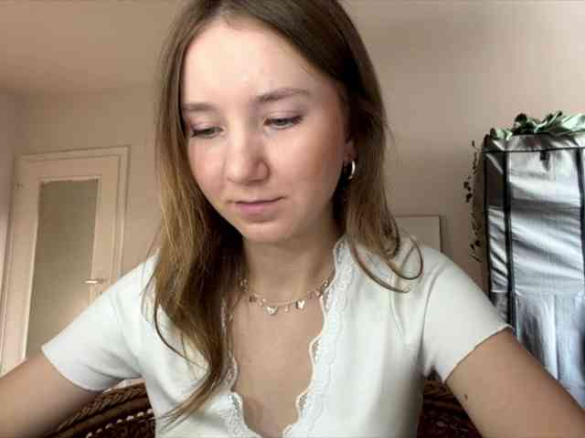 lisasmall webcam