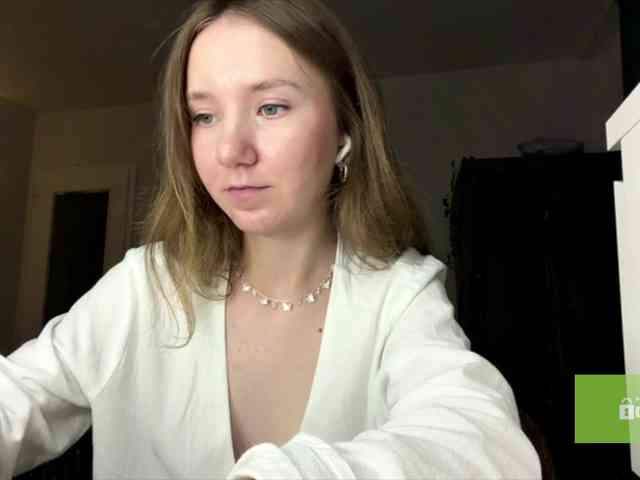 lisasmall webcam