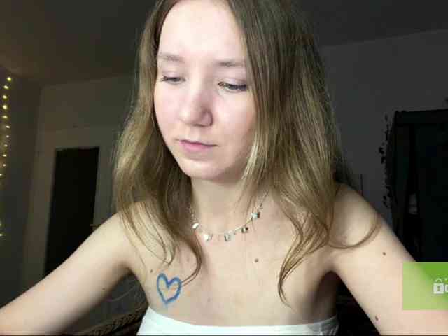lisasmall webcam