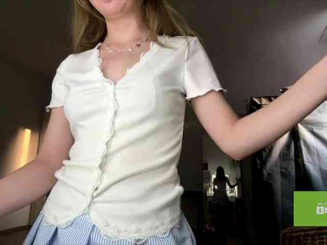 lisasmall webcam