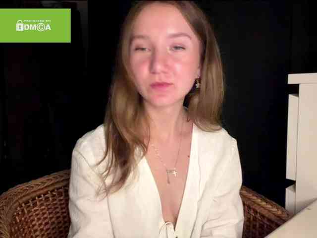 lisasmall webcam