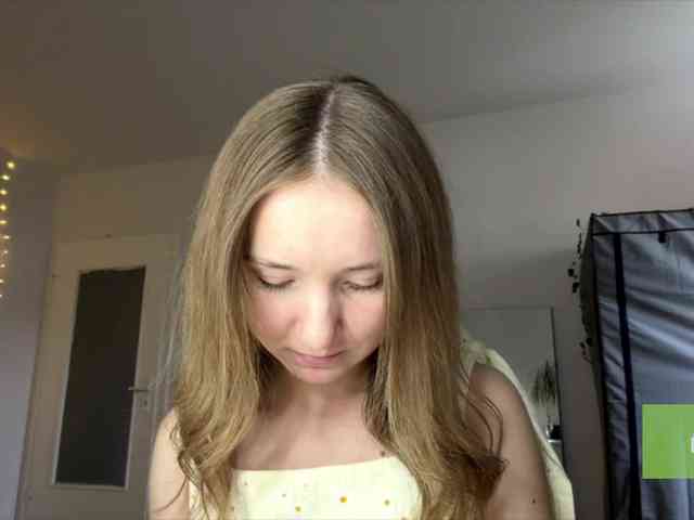 lisasmall webcam