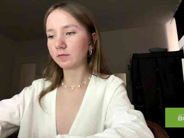 lisasmall webcam