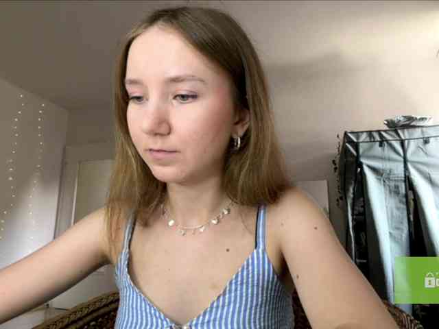 lisasmall webcam