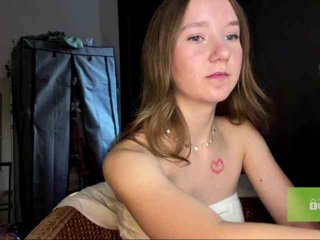 lisasmall webcam