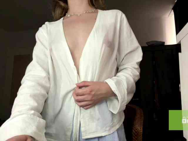 lisasmall webcam