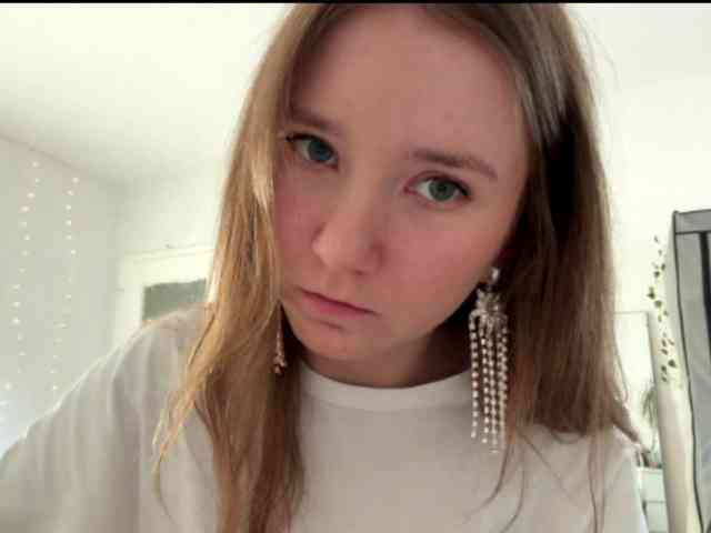 lisasmall webcam