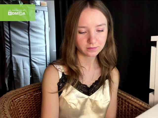 lisasmall webcam