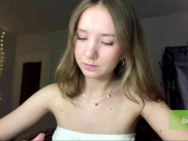 lisasmall webcam