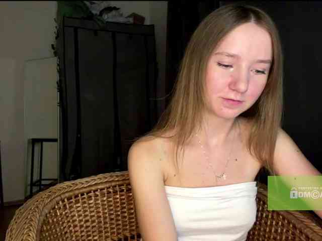 lisasmall webcam
