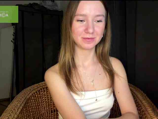 lisasmall webcam