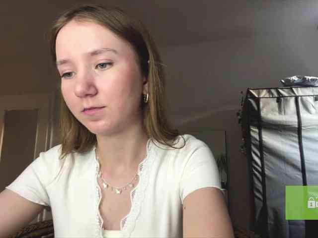 lisasmall webcam