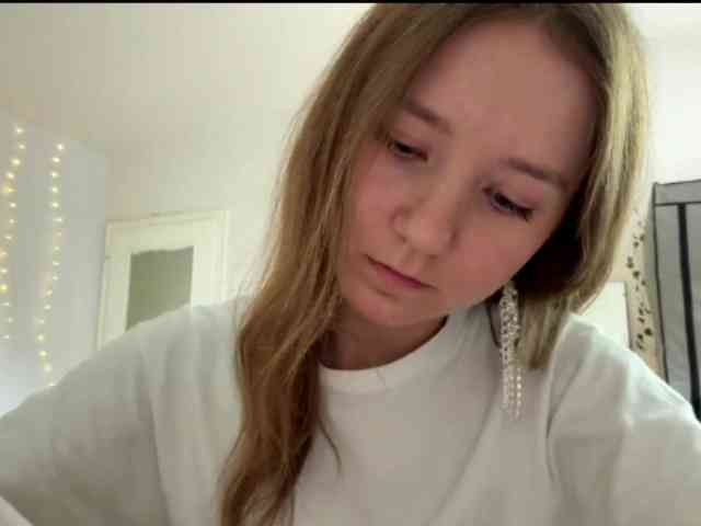 lisasmall webcam